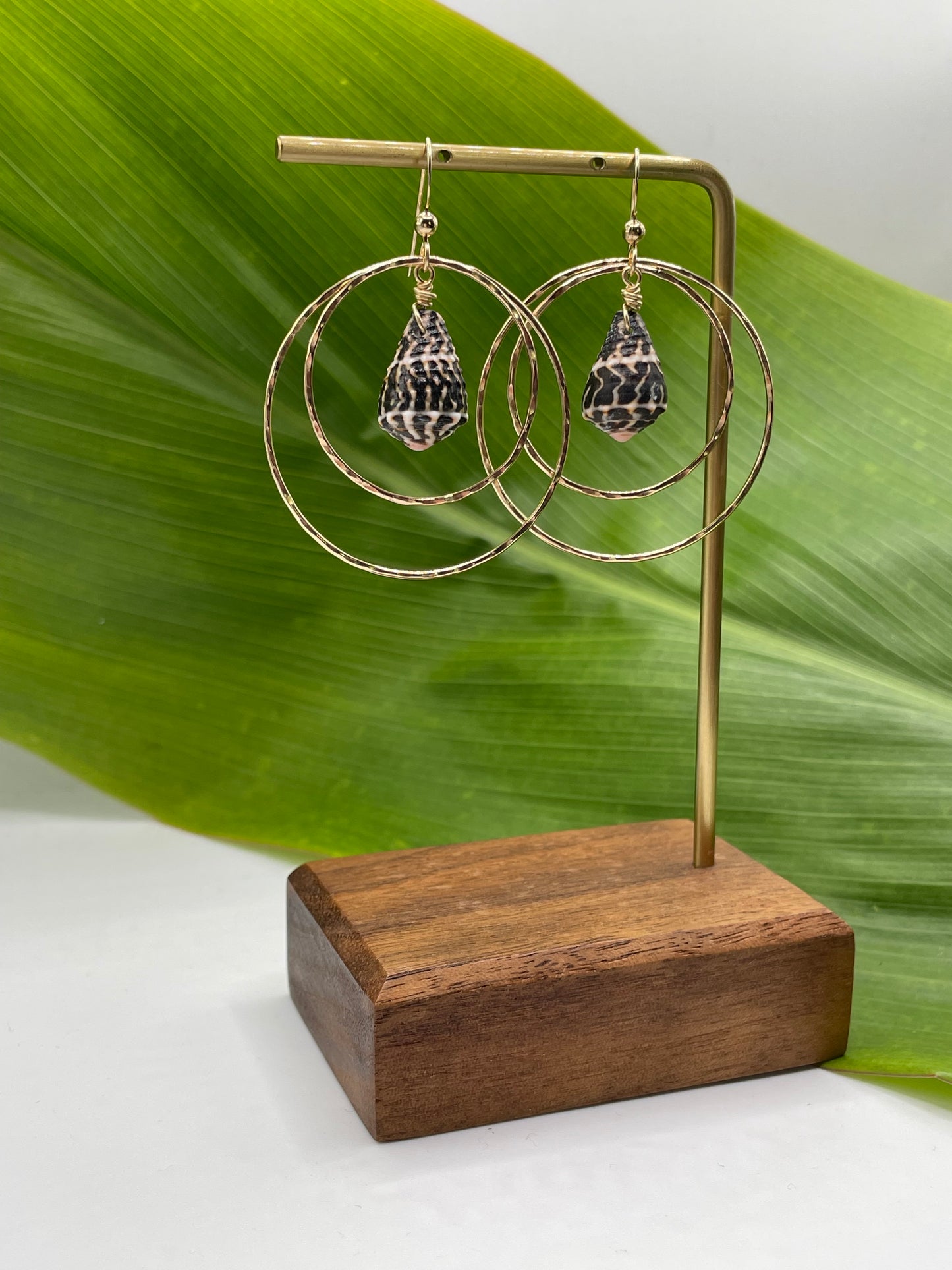 Chaldean Shell Double Hoops