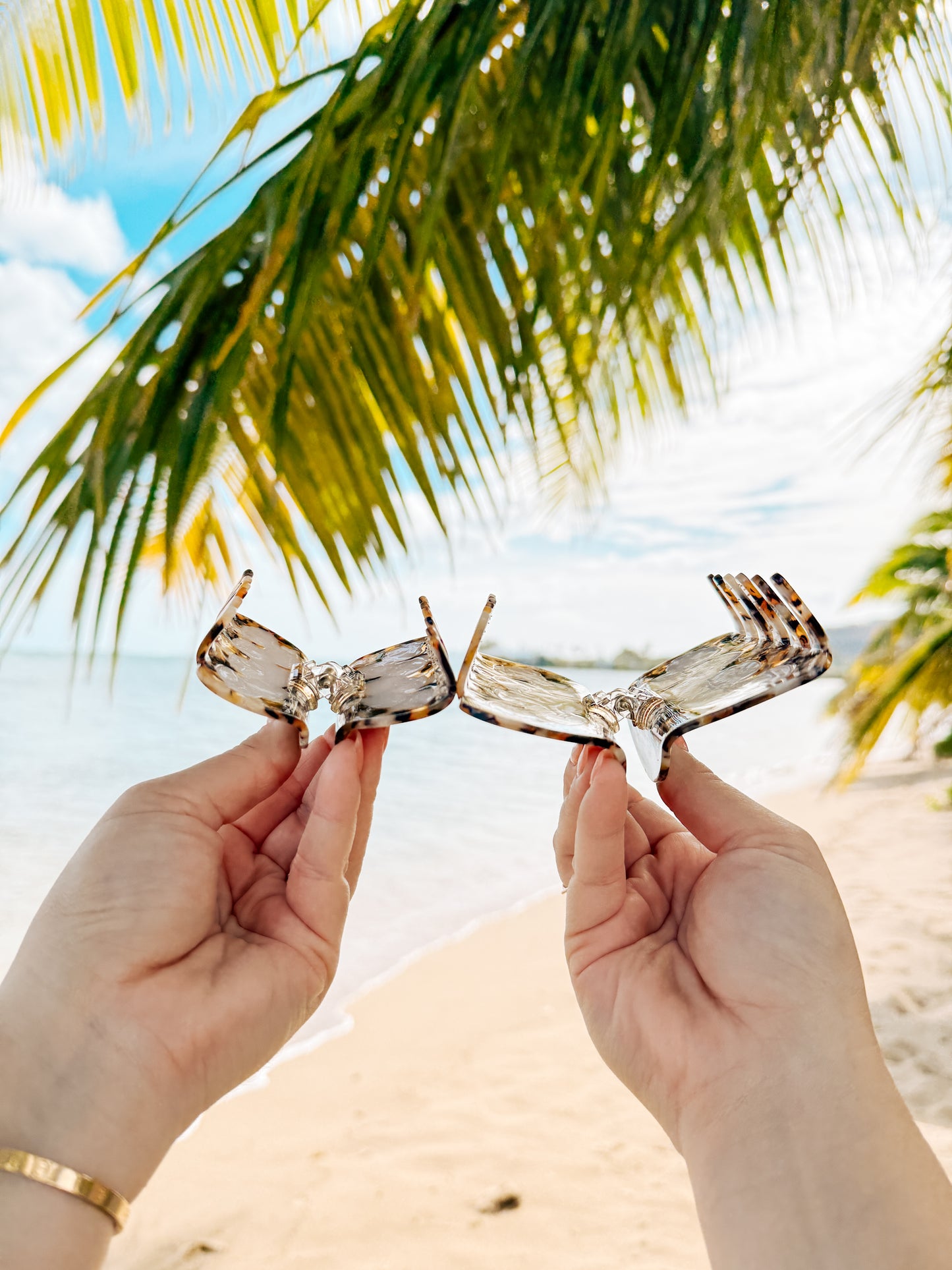 Ni'ihau Shell Tan Engraved Hair clip