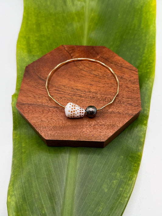 Fiji Bangle Size 7.5" Gold Filled